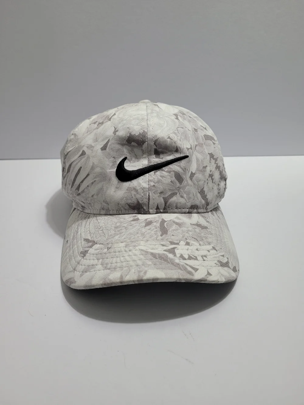 Nike Golf Aerobill Classic 99 Magnolia Floral Hat/Cap
